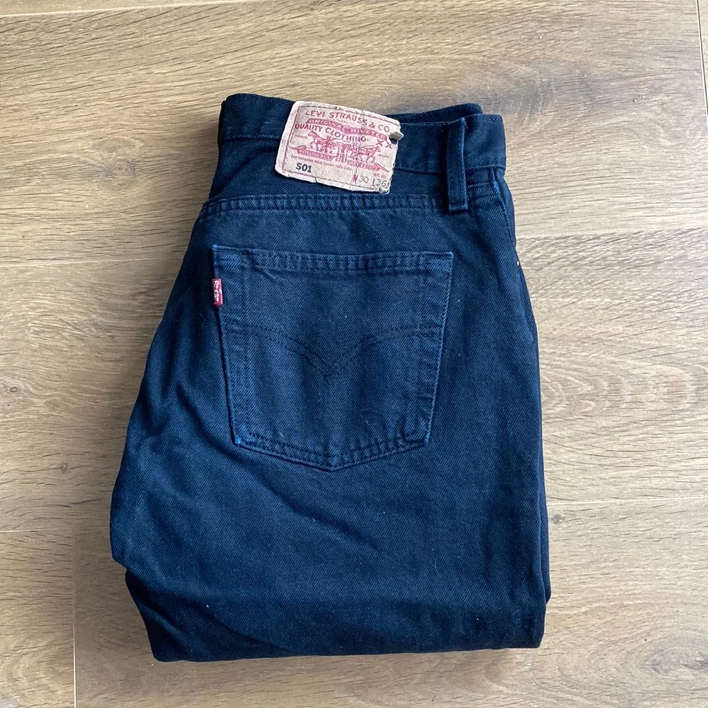 Vintage Men’s Black Levi’s 501s - Picture 1 of 2